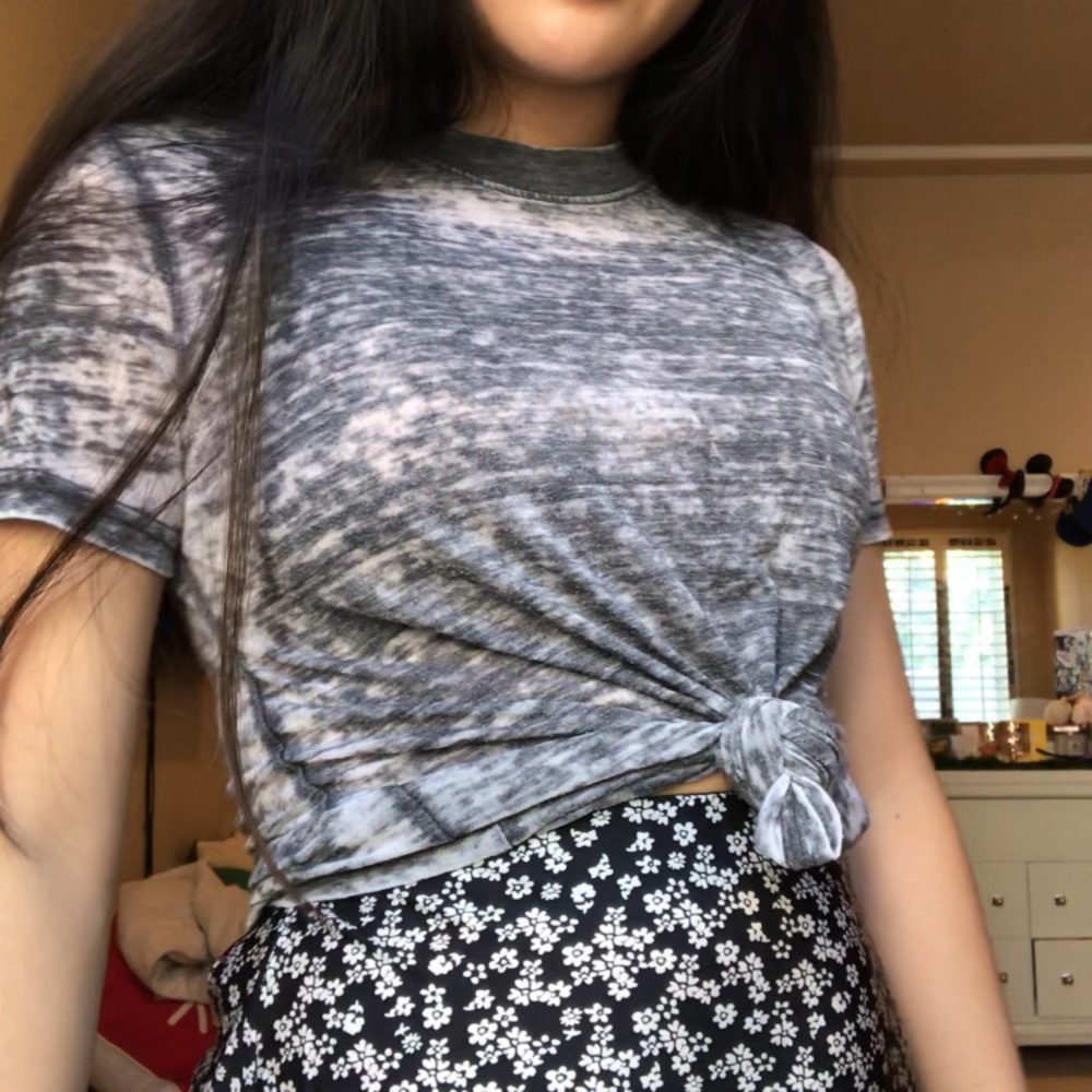 Grey tee